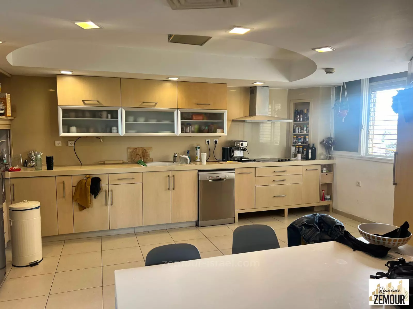 Apartment 5 Rooms Tel Aviv Kikar Hamedina 60-IBL-1325