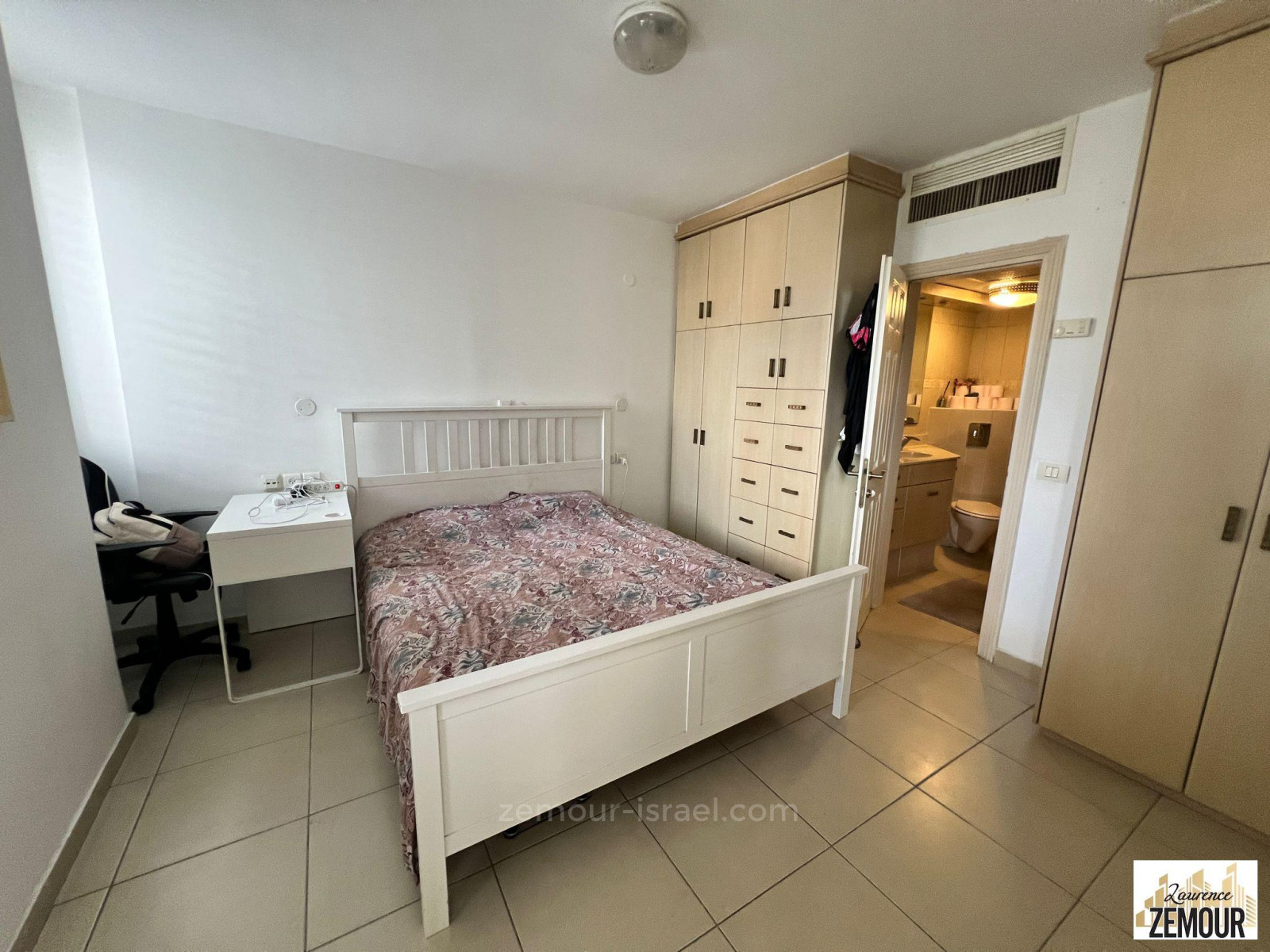 Apartment 5 Rooms Tel Aviv Kikar Hamedina 60-IBL-1325