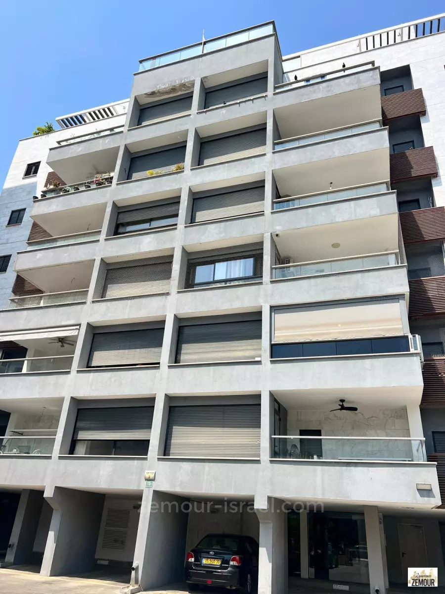 Apartment 4 Rooms Raanana Kiryat David Remez 60-IBL-1346