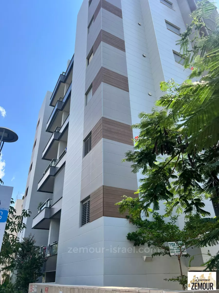 Apartment 5 Rooms Raanana Near Yad Labanim 60-IBL-1355