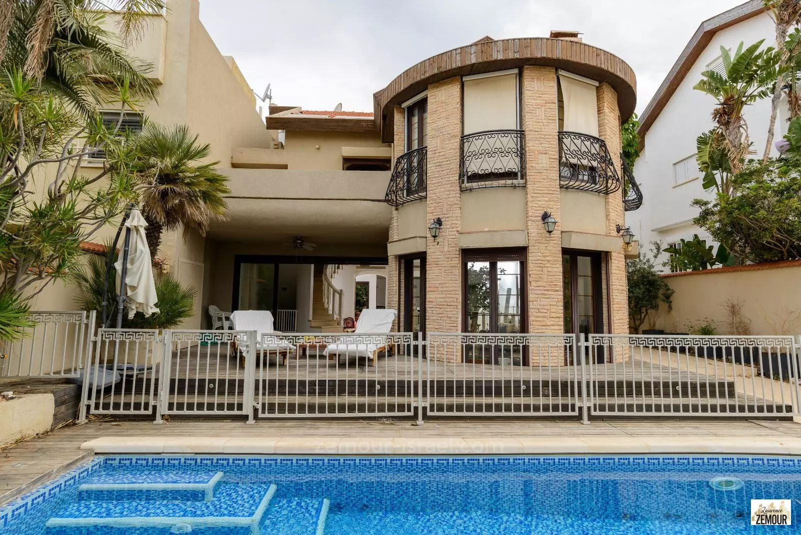 Villa 7 Rooms Herzliya Herzliya Pitouah 60-IBL-1356