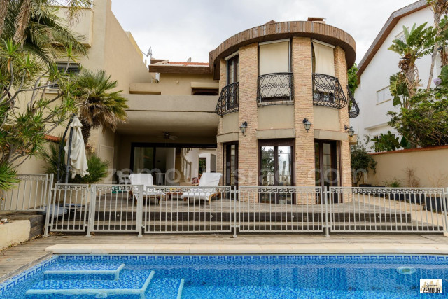 For rent Villa Herzliya