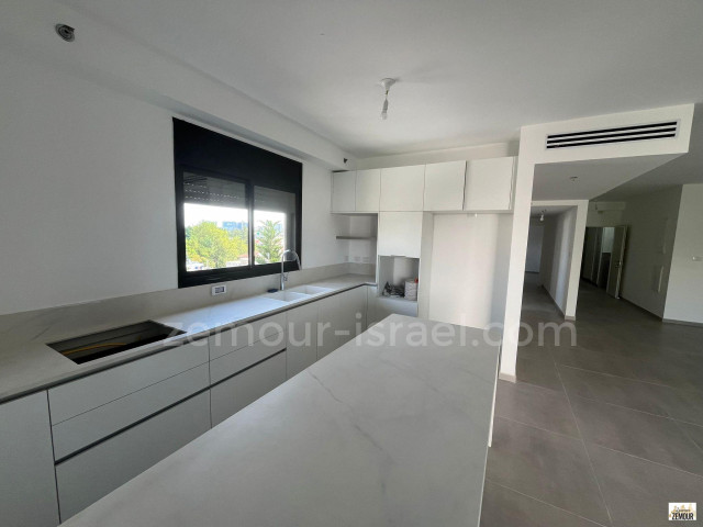 For rent Apartment Raanana