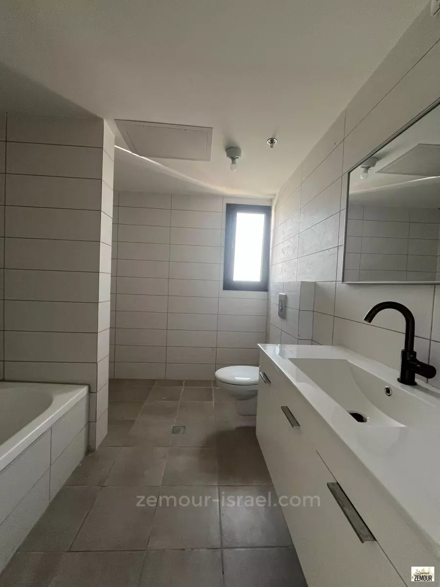 Apartment 4 Rooms Raanana Near Yawne 60-IBL-1359