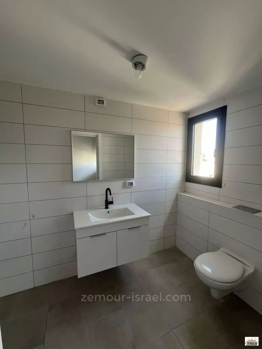 Apartment 4 Rooms Raanana Near Yawne 60-IBL-1359