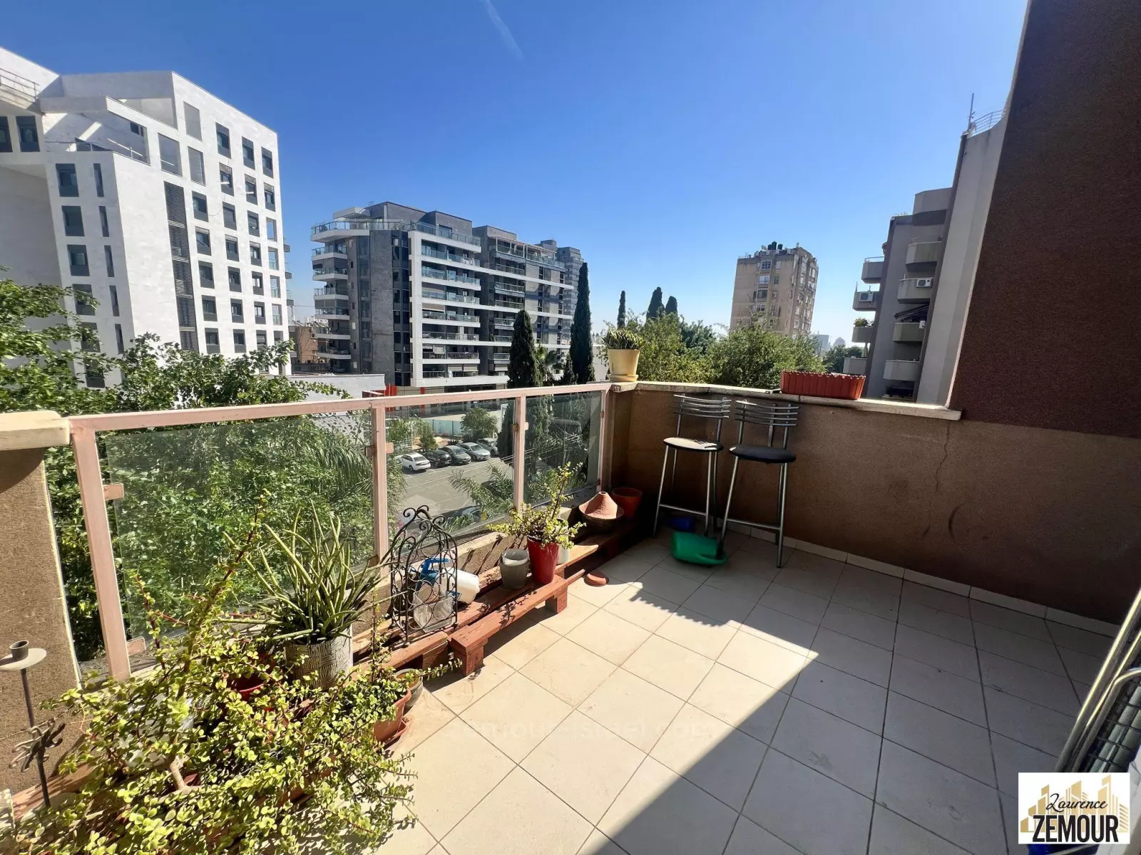 Apartment 4 rooms Herzliya City center 60-IBL-1371