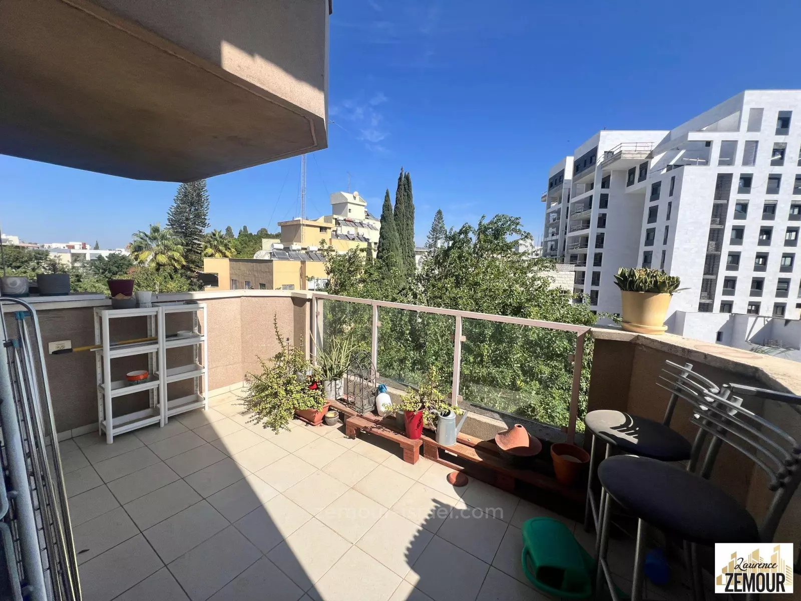 Apartment 4 rooms Herzliya City center 60-IBL-1371