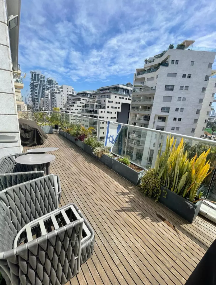 Duplex 6 Rooms Tel Aviv Tochnit lamed 601-IBL-20