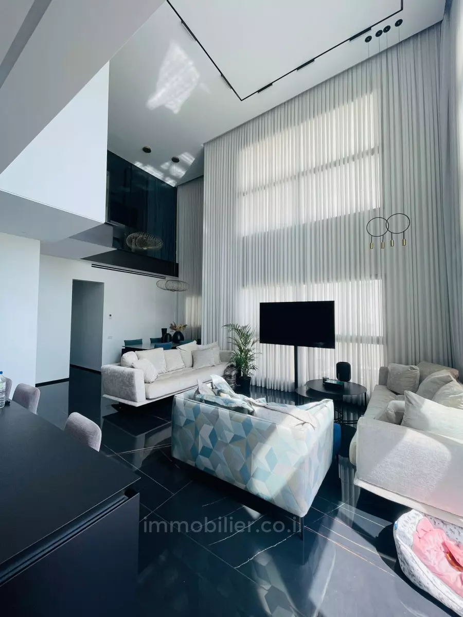 Duplex 6 Rooms Tel Aviv Tochnit lamed 601-IBL-20