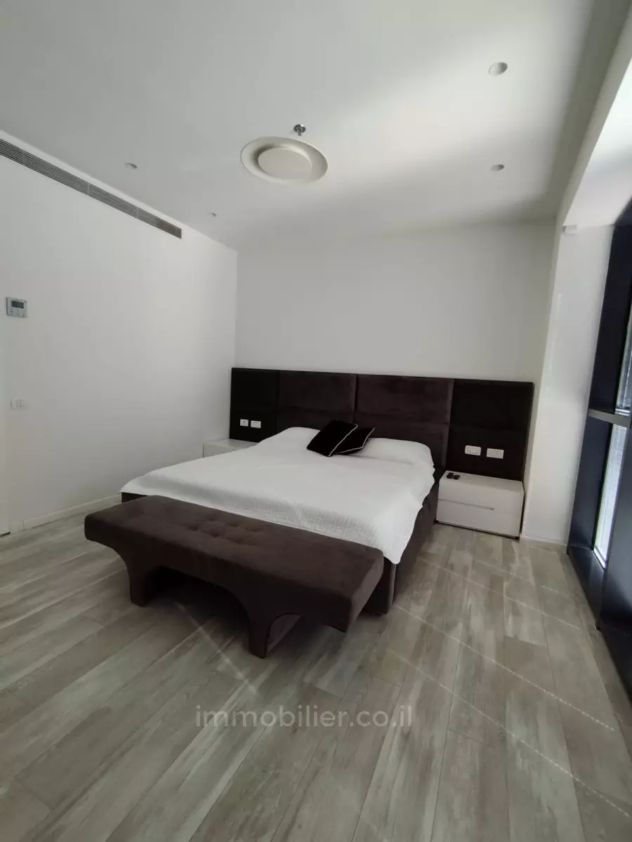 Penthouse 5 Rooms Netanya Netanya 601-IBL-28