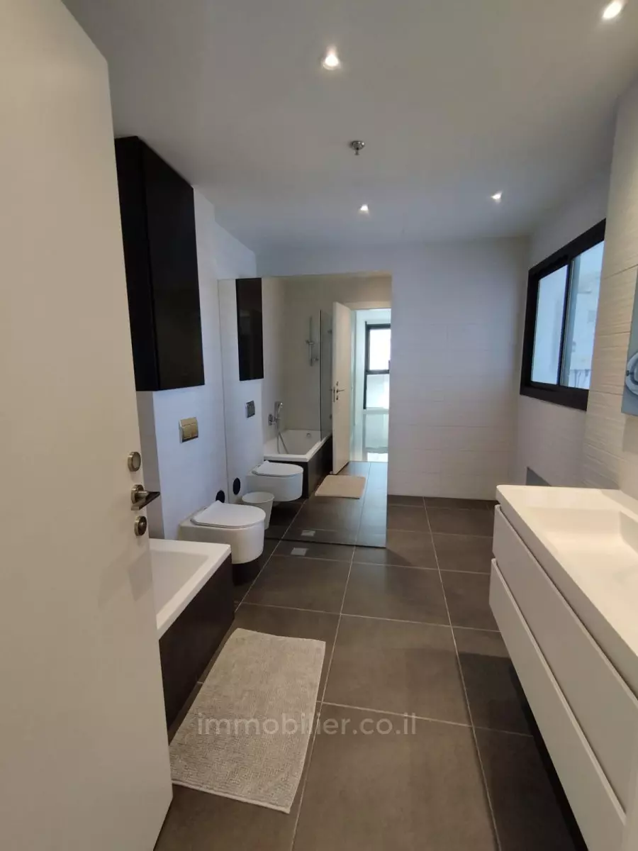 Penthouse 5 Rooms Netanya Netanya 601-IBL-28