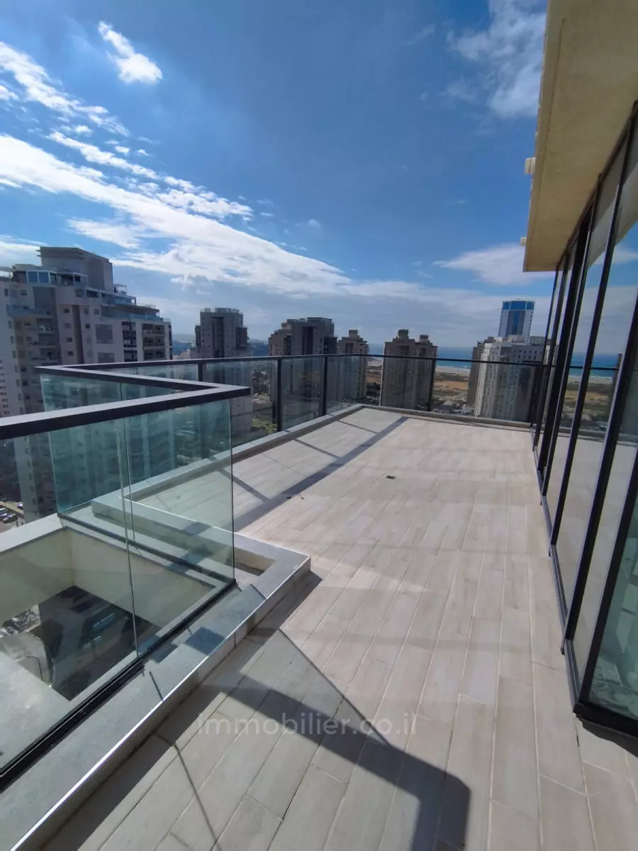 Penthouse 5 Rooms Netanya Netanya 601-IBL-28