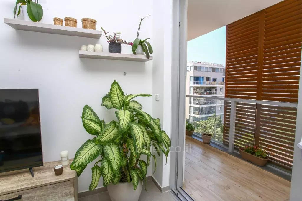 Apartment 3 Rooms Tel Aviv Neve Shaanan 601-IBL-31