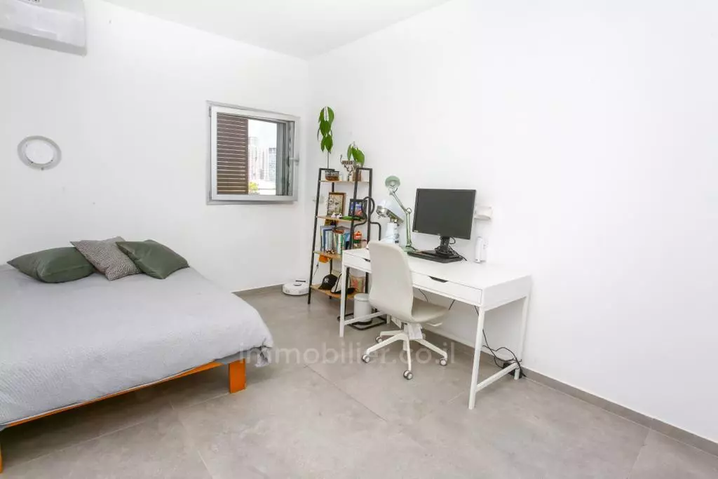 Apartment 3 Rooms Tel Aviv Neve Shaanan 601-IBL-31