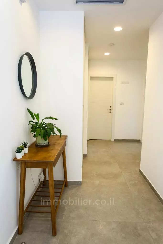 Apartment 3 Rooms Tel Aviv Neve Shaanan 601-IBL-31