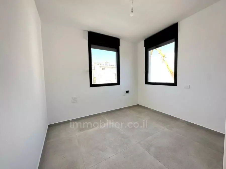 Apartment 5 Rooms Tel Aviv quarter of the sea 601-IBL-32