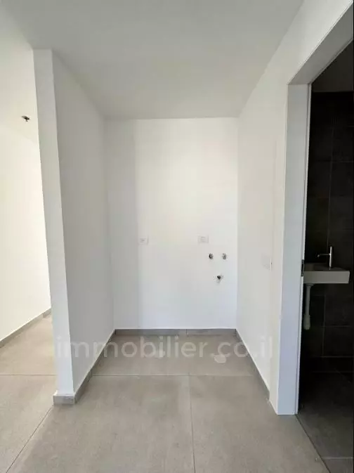 Apartment 5 Rooms Tel Aviv quarter of the sea 601-IBL-32