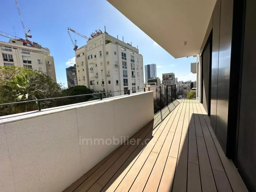 Apartment 5 Rooms Tel Aviv quarter of the sea 601-IBL-32