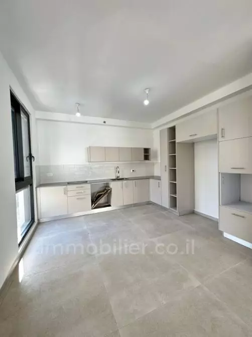 Apartment 5 Rooms Tel Aviv quarter of the sea 601-IBL-32