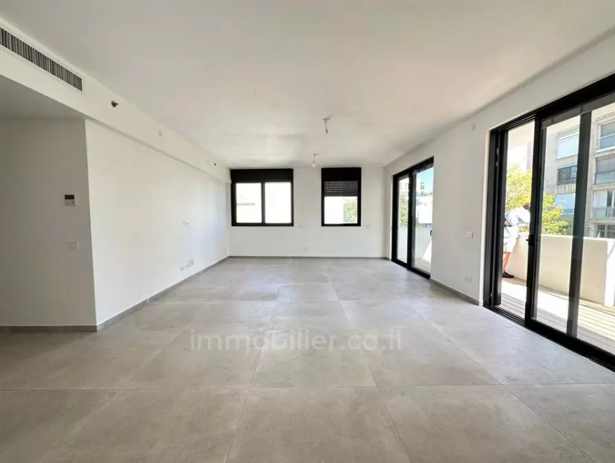 Apartment 5 Rooms Tel Aviv quarter of the sea 601-IBL-32