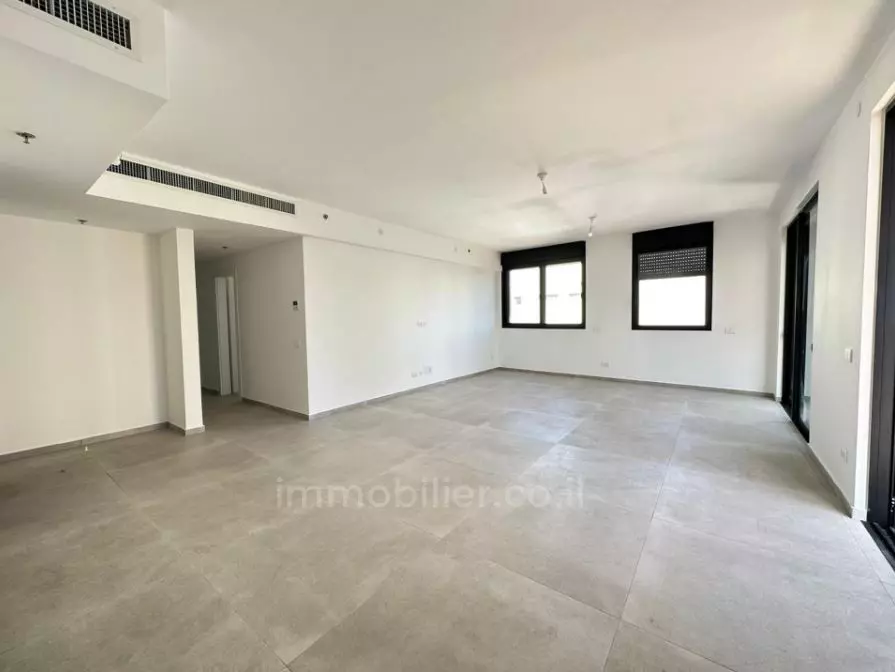 Apartment 5 Rooms Tel Aviv quarter of the sea 601-IBL-32