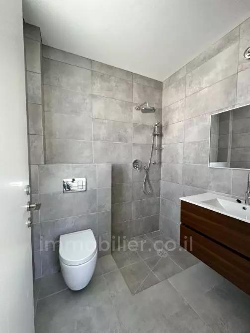 Apartment 5 Rooms Tel Aviv quarter of the sea 601-IBL-32