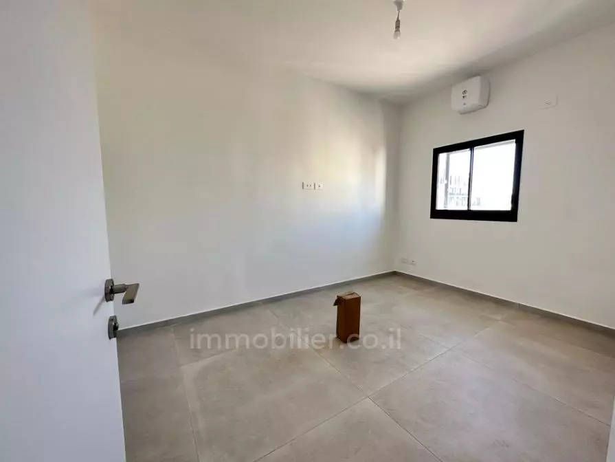 Apartment 5 Rooms Tel Aviv quarter of the sea 601-IBL-32