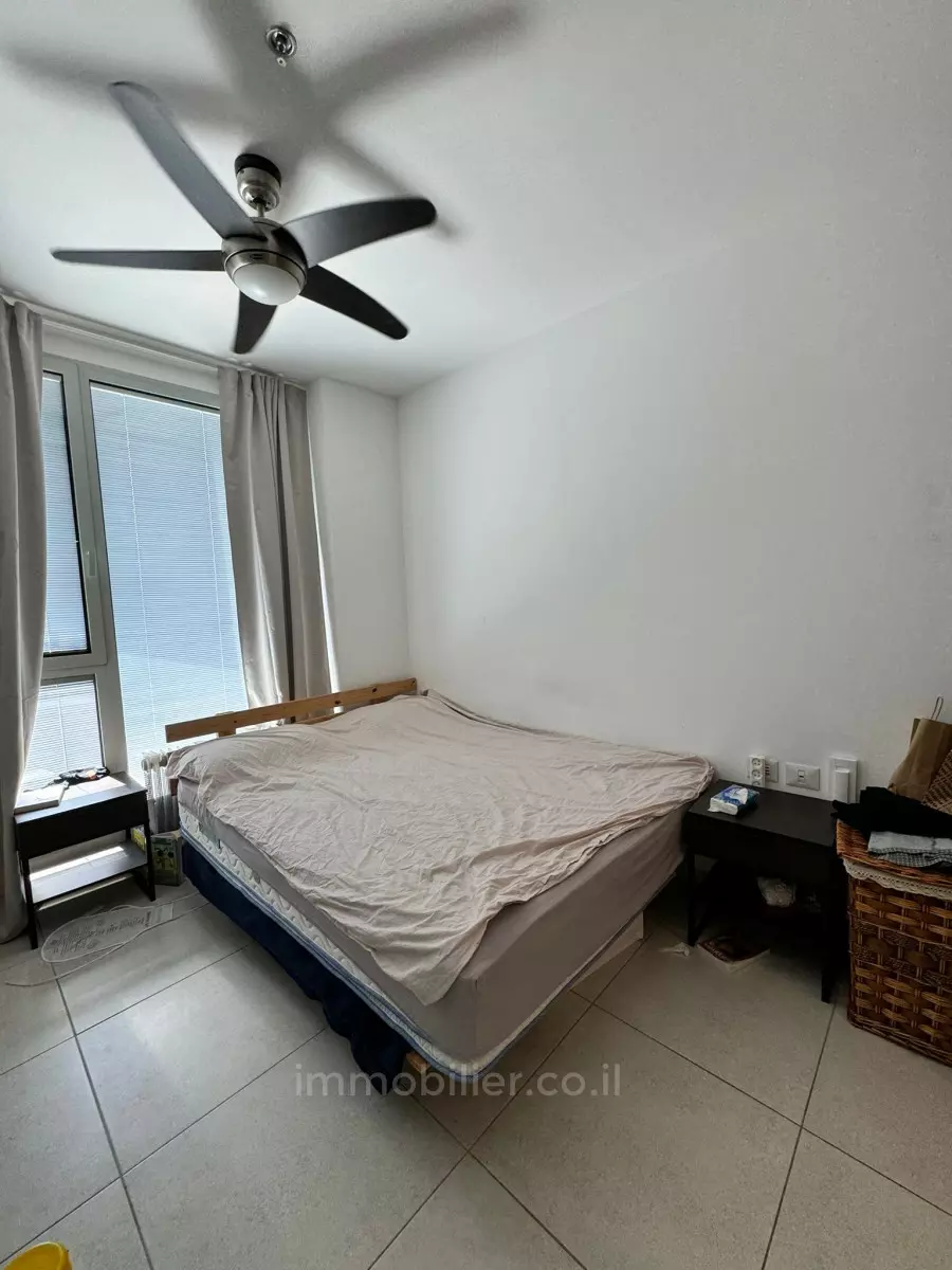 Apartment 4 Rooms Tel Aviv Montifiory 601-IBL-40