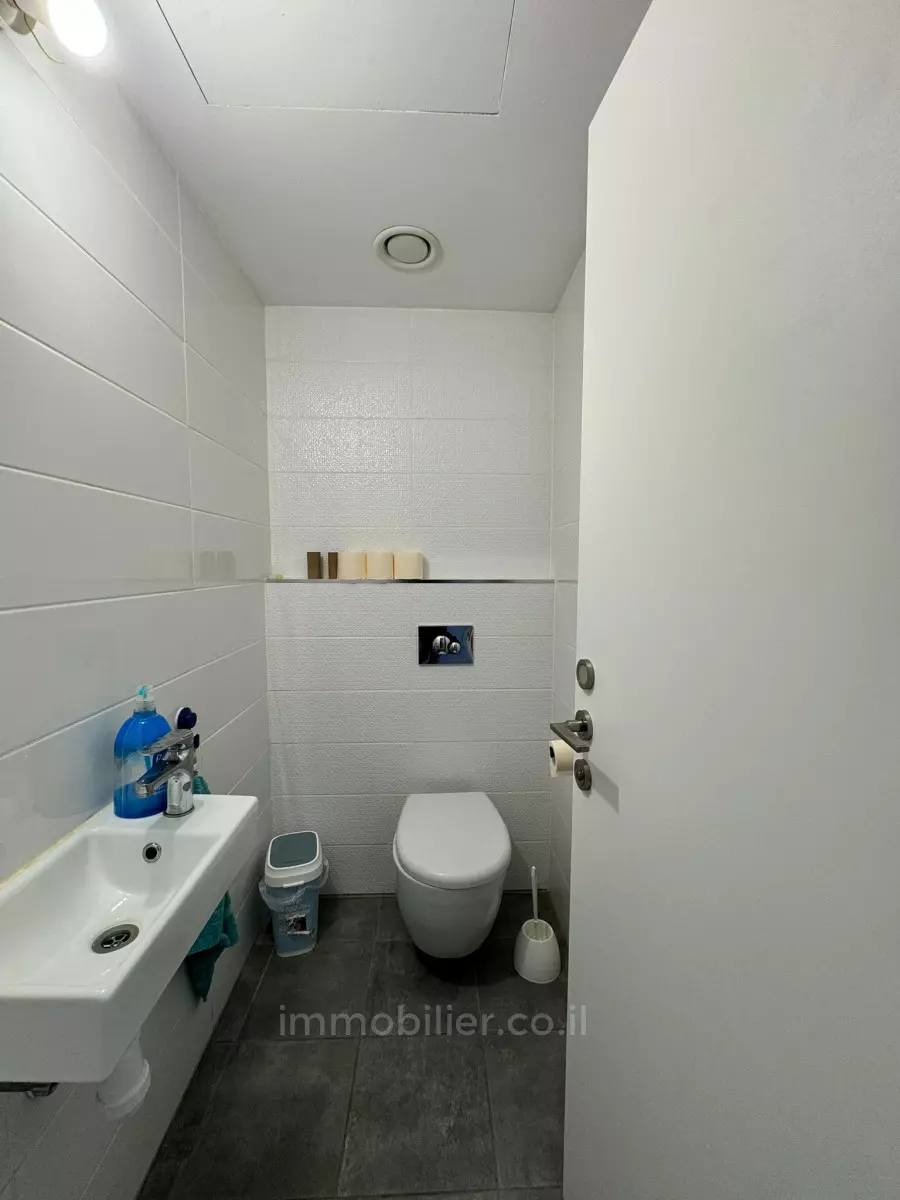 Apartment 4 Rooms Tel Aviv Montifiory 601-IBL-40