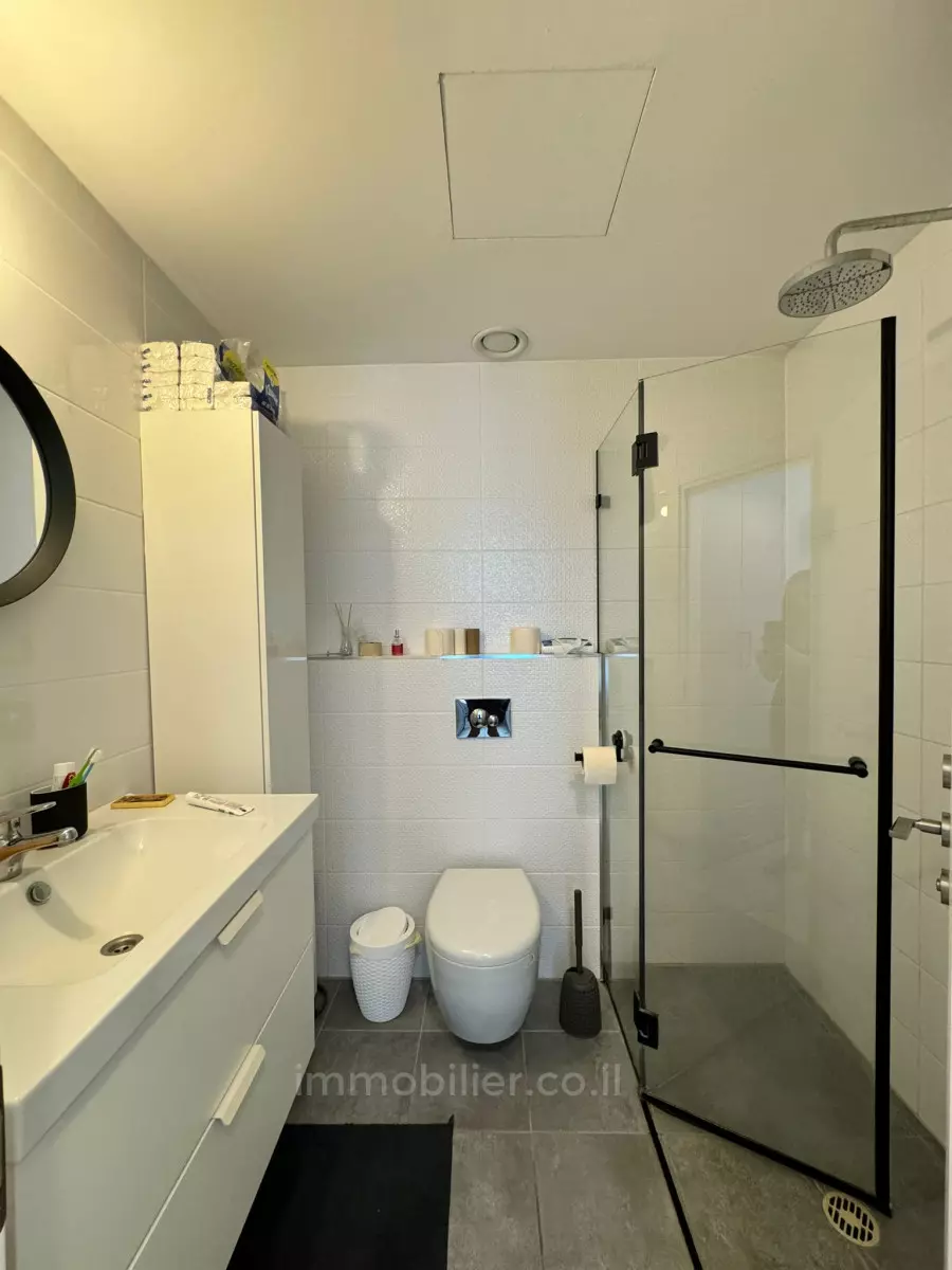 Apartment 4 Rooms Tel Aviv Montifiory 601-IBL-40