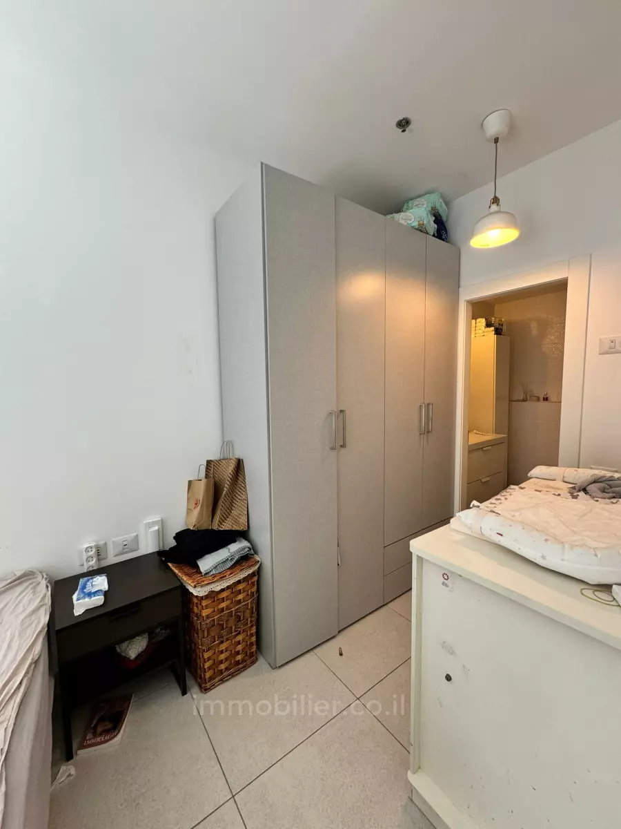 Apartment 4 Rooms Tel Aviv Montifiory 601-IBL-40