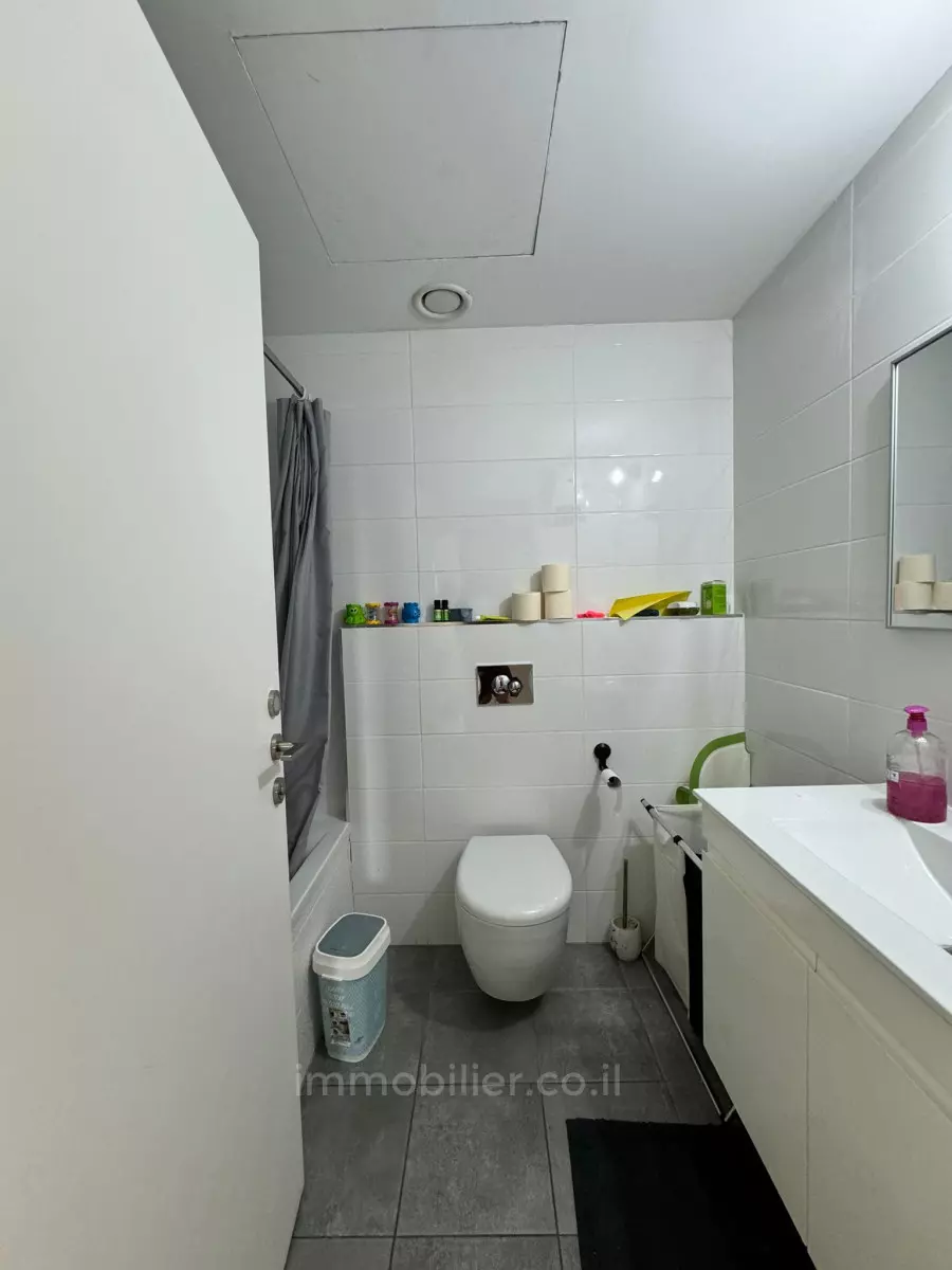 Apartment 4 Rooms Tel Aviv Montifiory 601-IBL-40