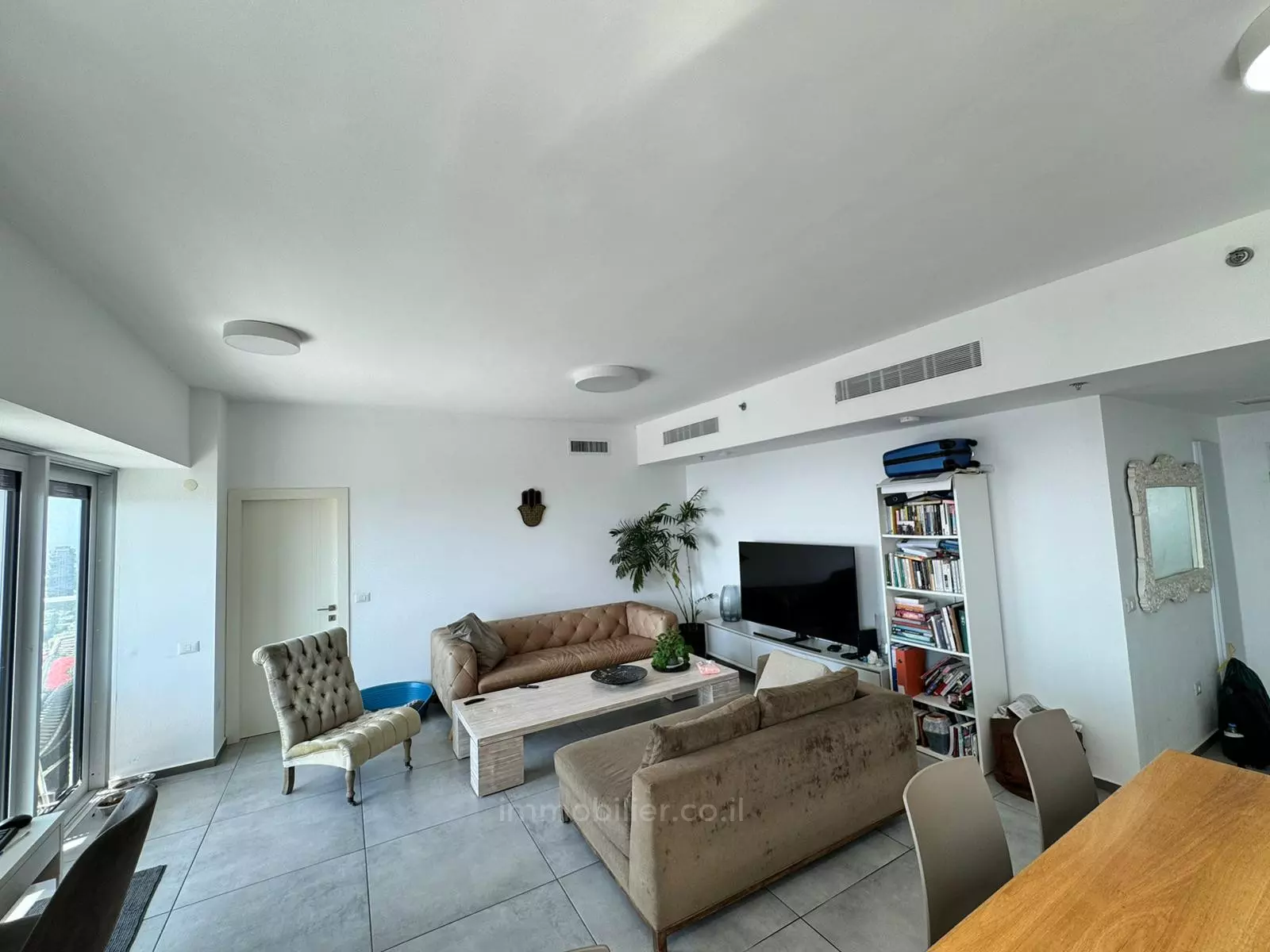 Apartment 4 Rooms Tel Aviv Hakirya 601-IBL-41