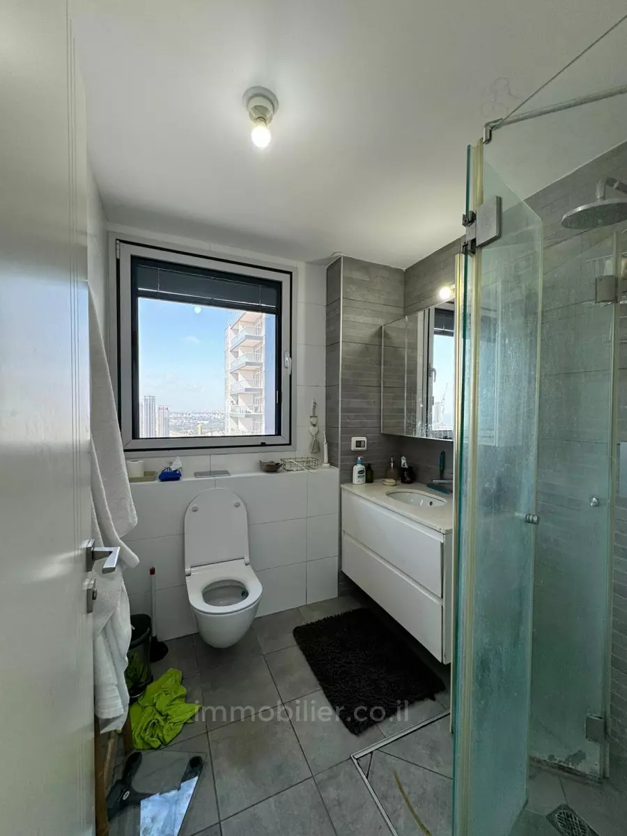 Apartment 4 Rooms Tel Aviv Hakirya 601-IBL-41