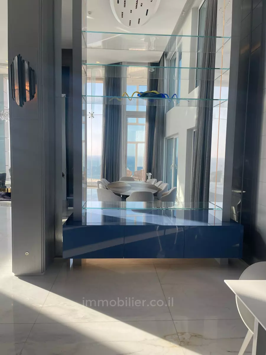 Penthouse 4 Rooms Tel Aviv First sea line 633-IBL-5