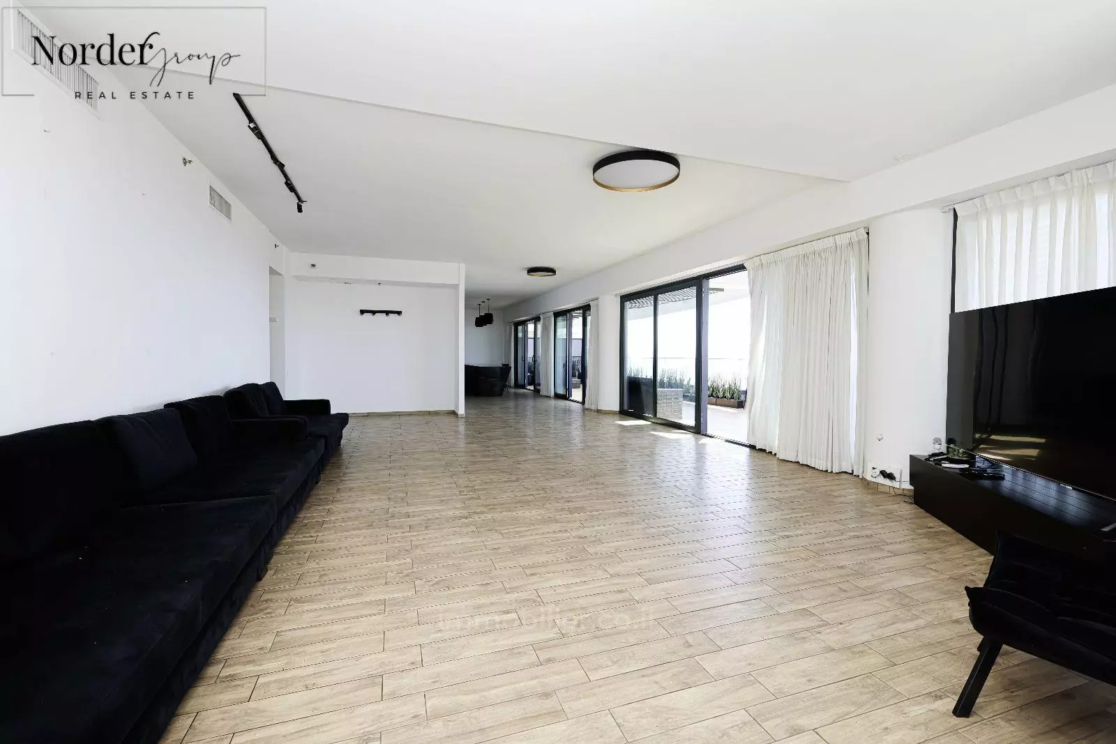 Penthouse 5 rooms Tel Aviv Montifiory 633-IBL-8