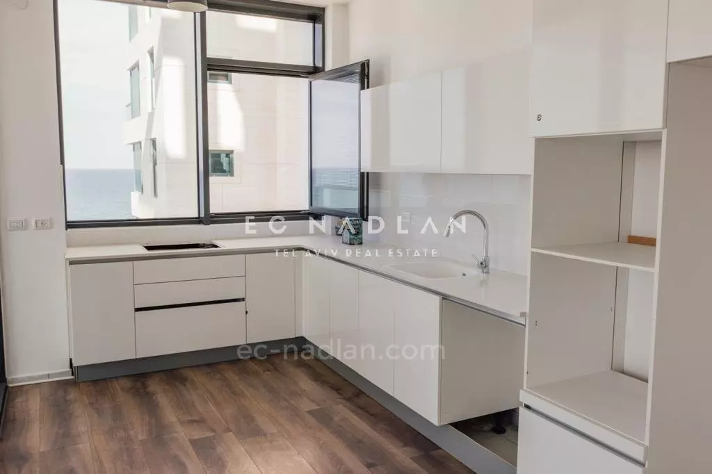 Apartment 3 rooms Tel Aviv First sea line 83-IBL-2526