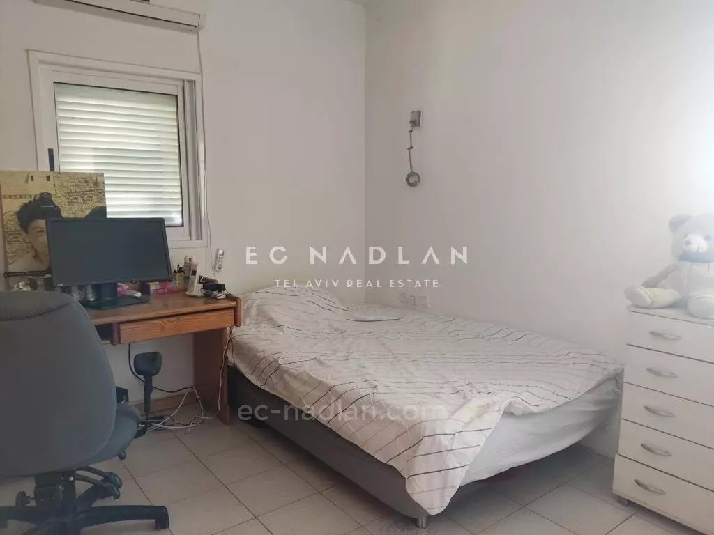 Apartment 5 rooms Tel Aviv Bazel 83-IBL-2528