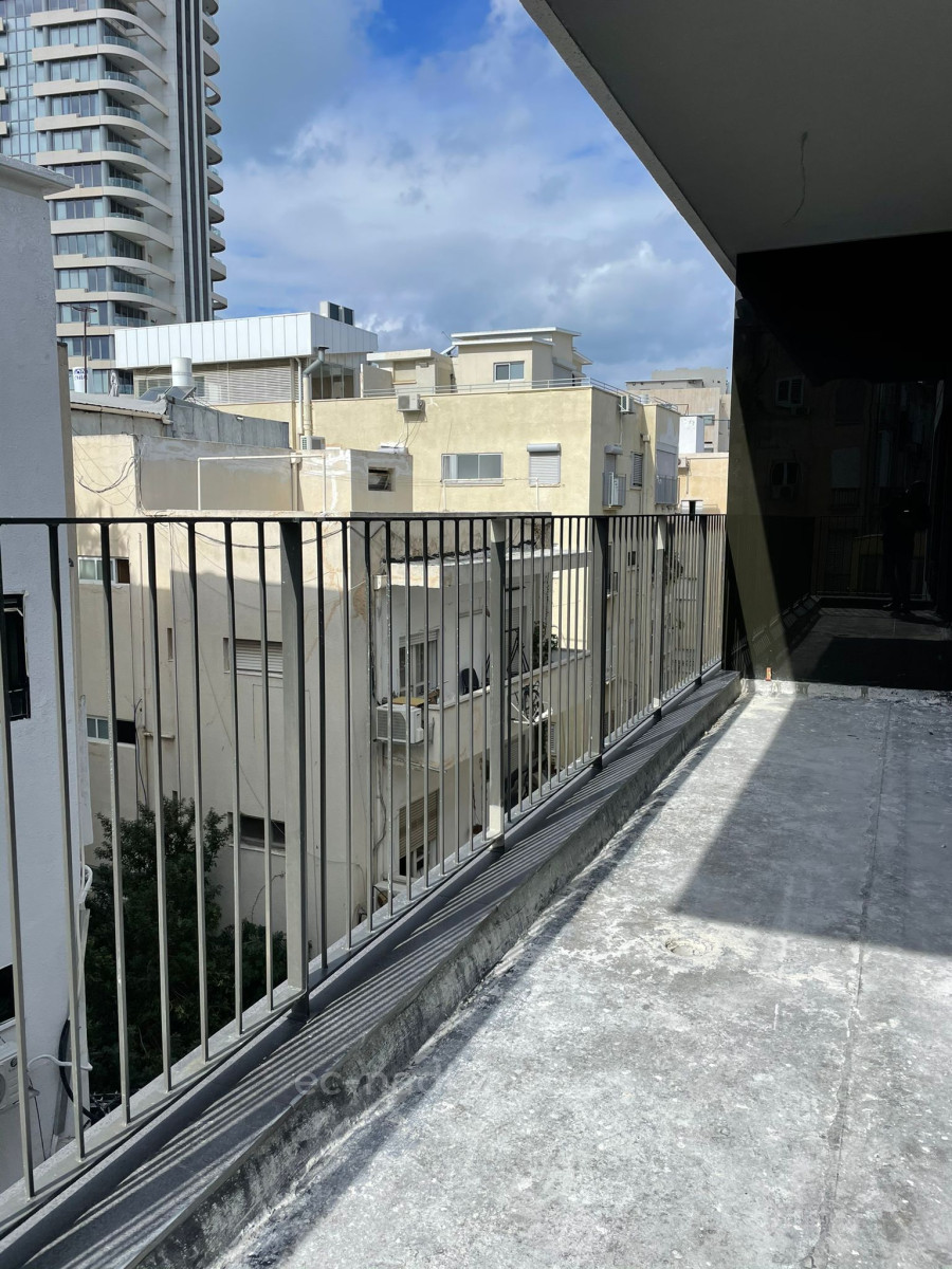 Apartment 4 Rooms Tel Aviv quarter of the sea 83-IBL-2535
