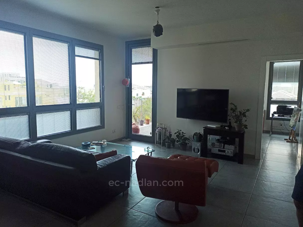 Apartment 3 rooms Tel Aviv Levontin 83-IBL-2537