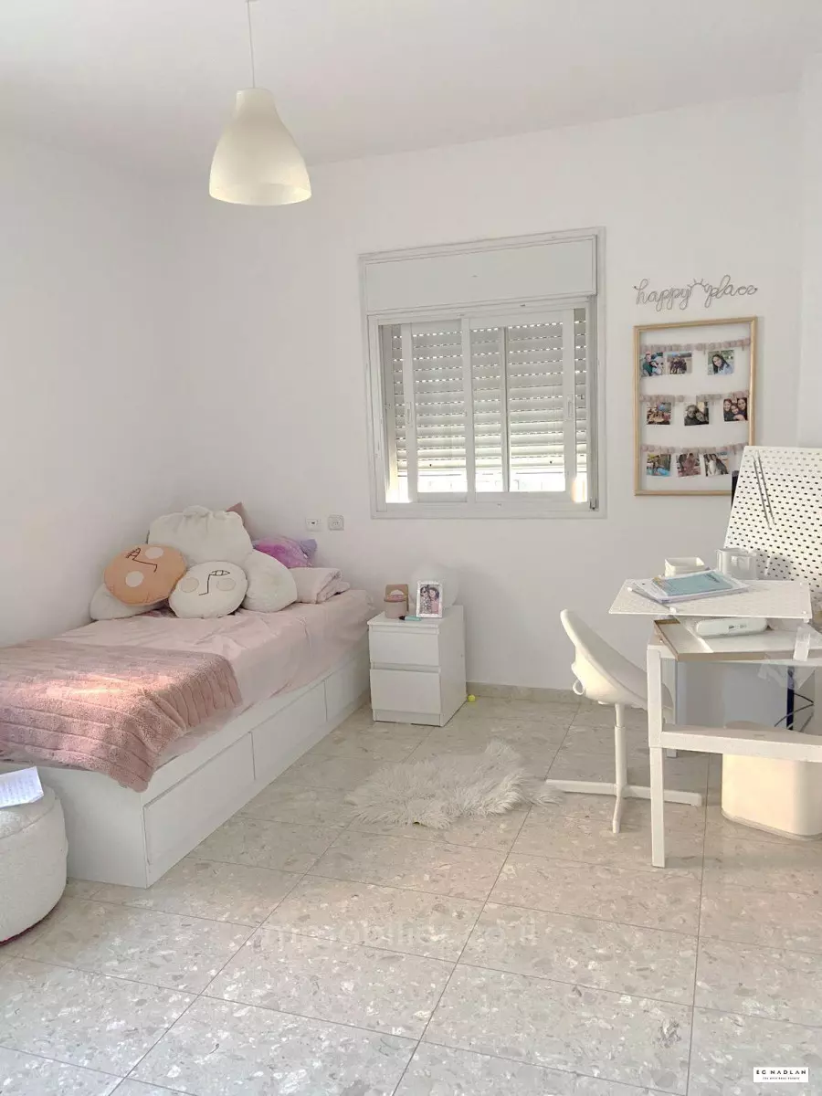 Duplex-Penthouse 5 Rooms Netanya City center 83-IBL-2543