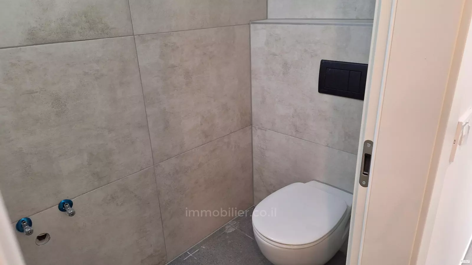 Apartment 3 Rooms Tel Aviv Kikar Hamedina 83-IBL-2547