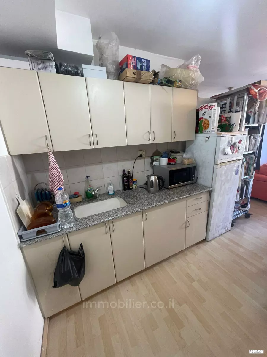 Apartment 1.5 Rooms Tel Aviv Florentine 83-IBL-2548